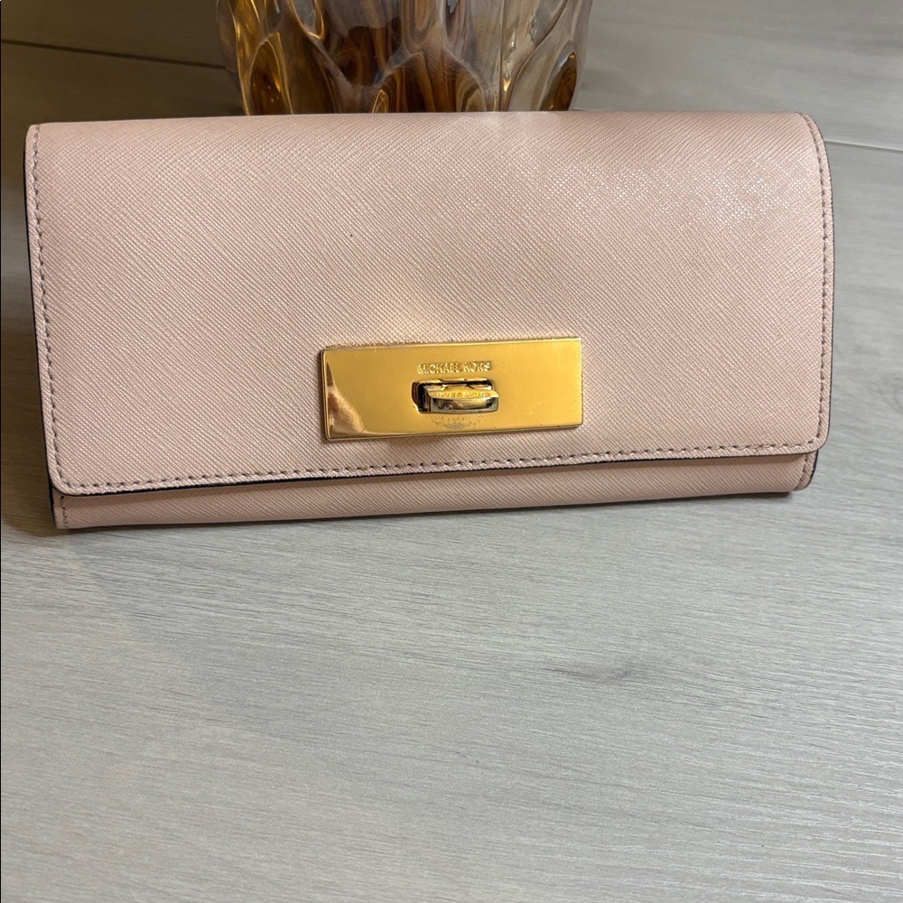Michael Kors Blush Pink Wallet with Gold Accent - Picture 2 of 12